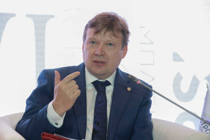 Антон Глушков