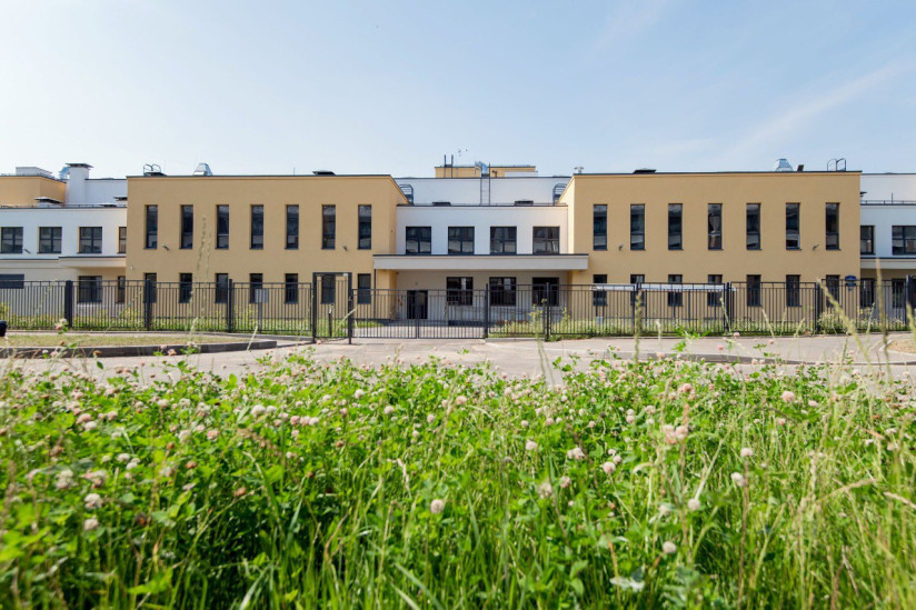 Школа в Стрельне Сэтл