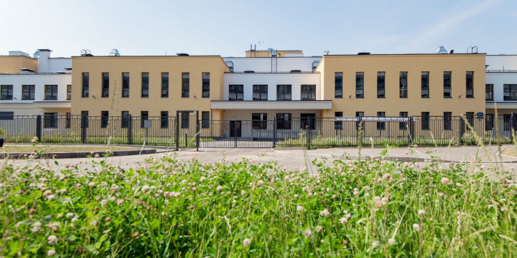 Школа в Стрельне Сэтл
