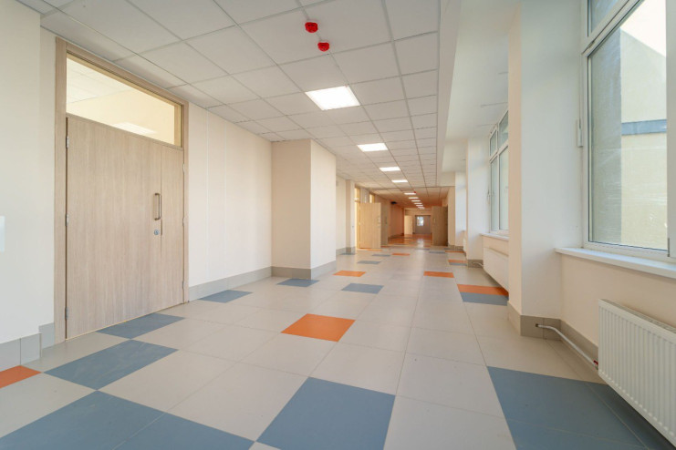 Школа в Стрельне Сэтл