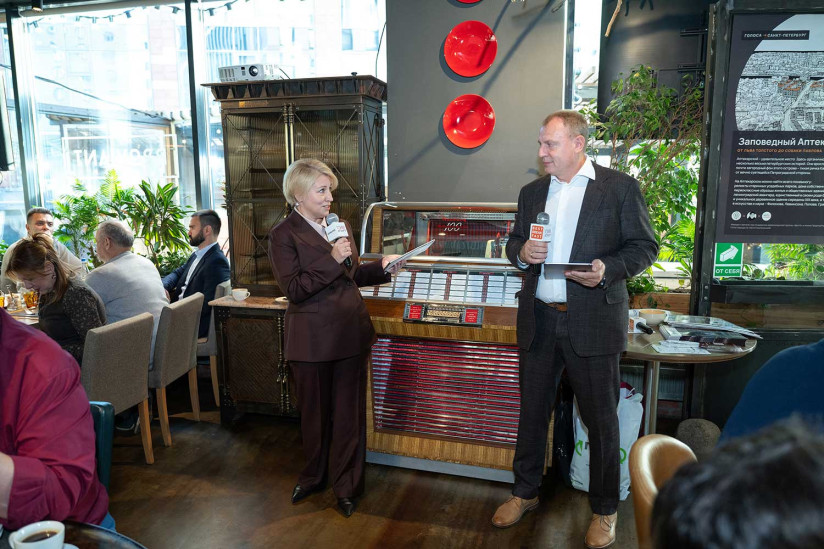 Оксана Кострюкова и Николай Антонов Оксана Кострюкова и Николай Антонов