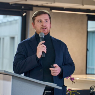 Олег Писаренко