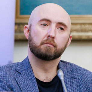 Андрей Кулаков, Versus, сомодератор