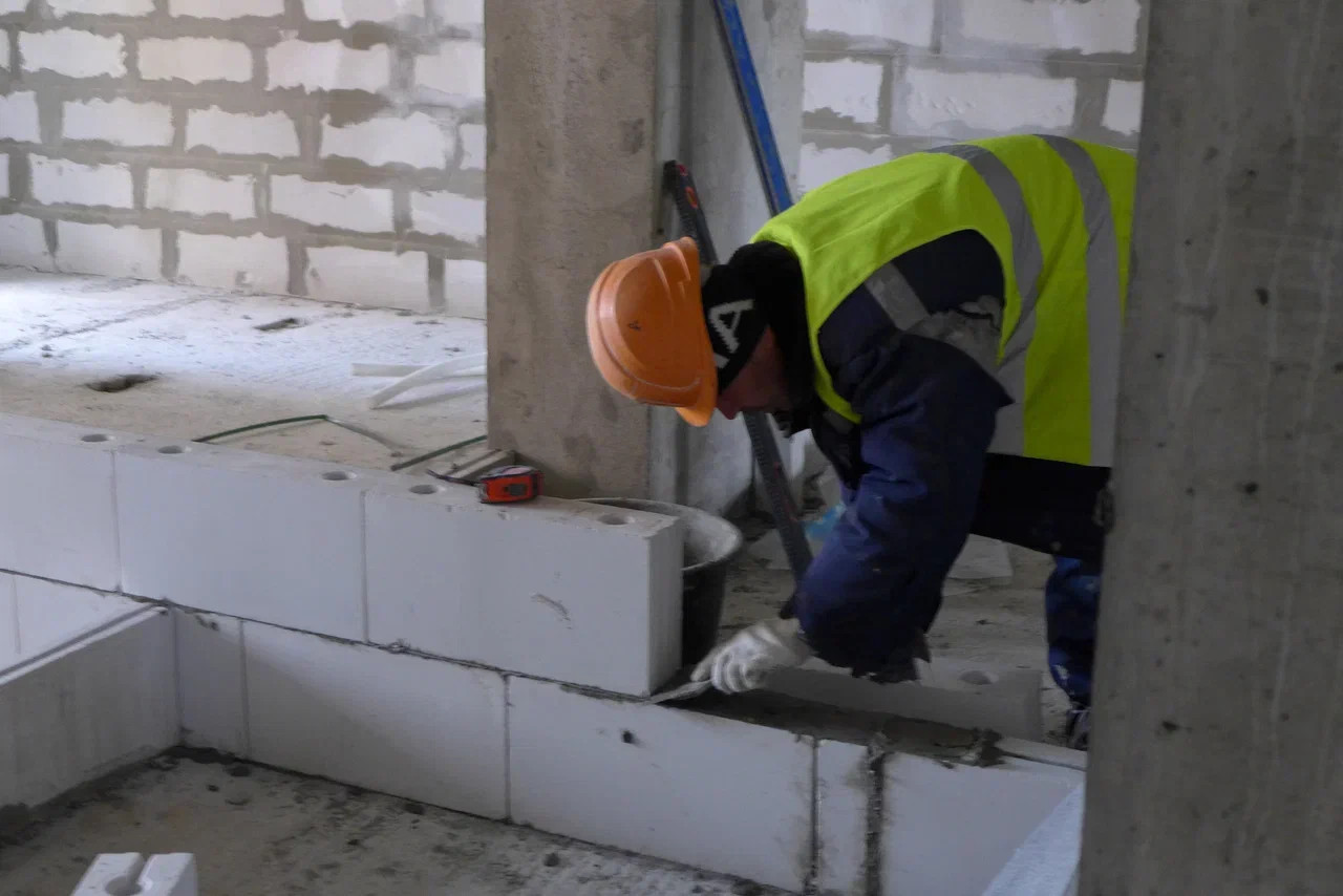 Следственный комитет начал производство по делу разрушения дома в Петербурге