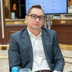 Олег Избяков, «Мегалайн»