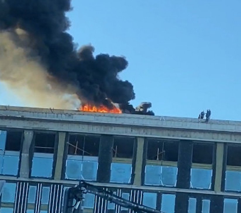 Сгоревший дом в спб. Горящее здание. Пожар в цнии вкс тверь. Grenfell tower сейчас. Какое здание сгорело.