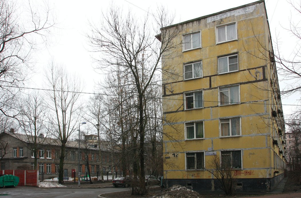 Предложение по продаже квартир в панельных хрущевках растет на слухах