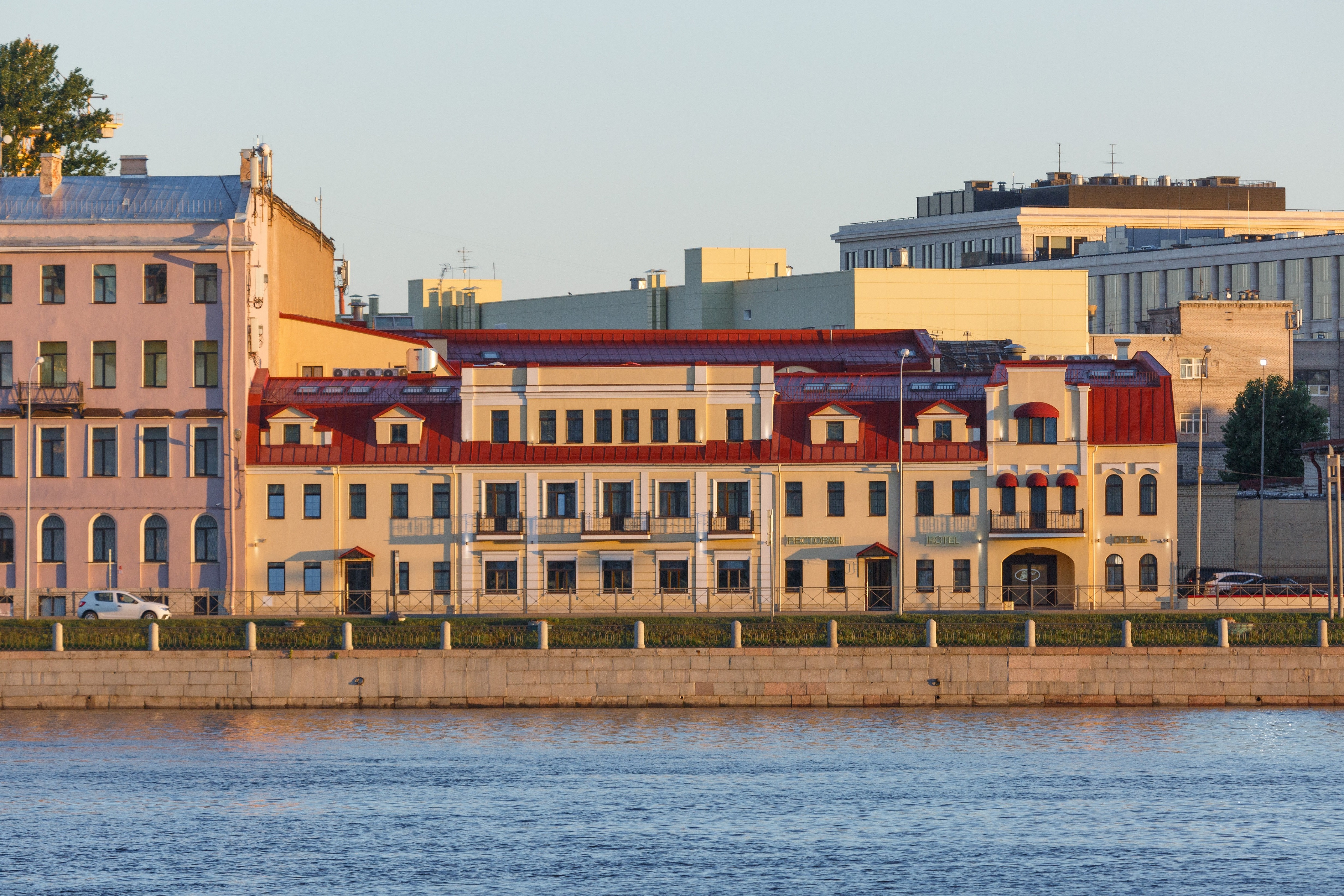 Гостиница на набережной. Гостиница Багратион Санкт-Петербург. Синопская набережная 66 отель Багратион. Синопская наб., 66, Санкт-Петербург. Багратион Санкт-Петербург Синопская набережная 66.