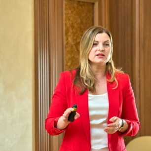 Елена Алещенко