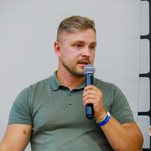 Евгений Тихоненко